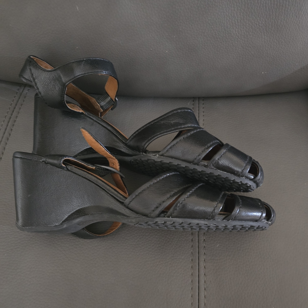 Elegant Black Wedge Sandals-Gentle Souls